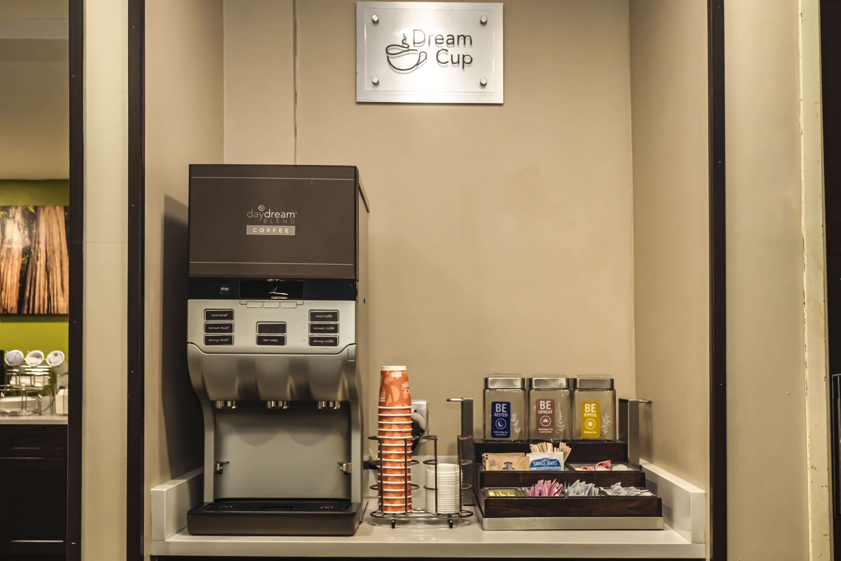 Breakfast area | Sleep Inn & Suites Omaha Airport