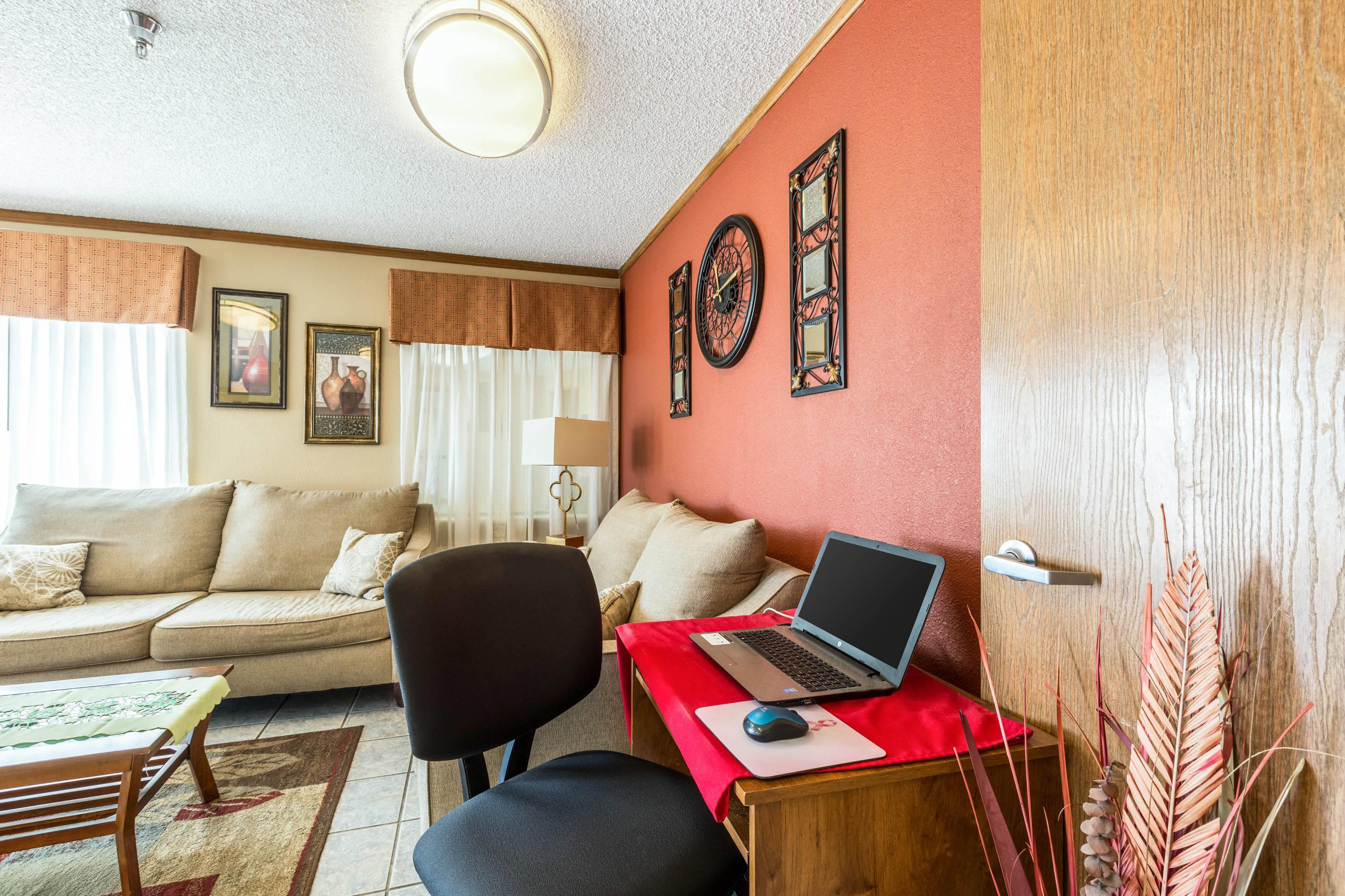 Business center | Quality Inn
