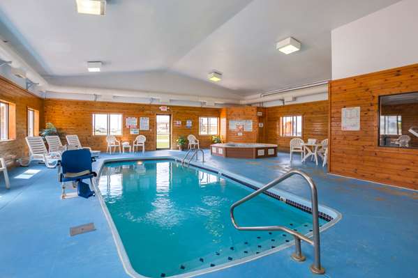 Pool - Quality Inn York - I-80, Exit 353