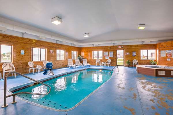 Pool - Quality Inn York - I-80, Exit 353