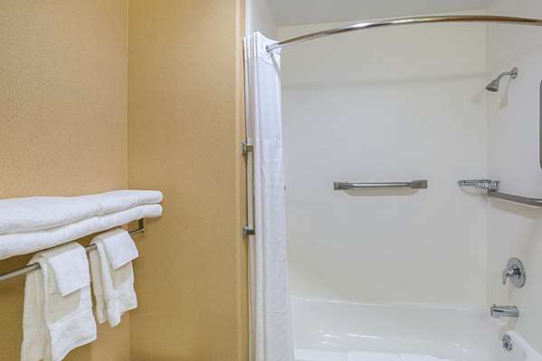  - Quality Inn York - I-80, Exit 353