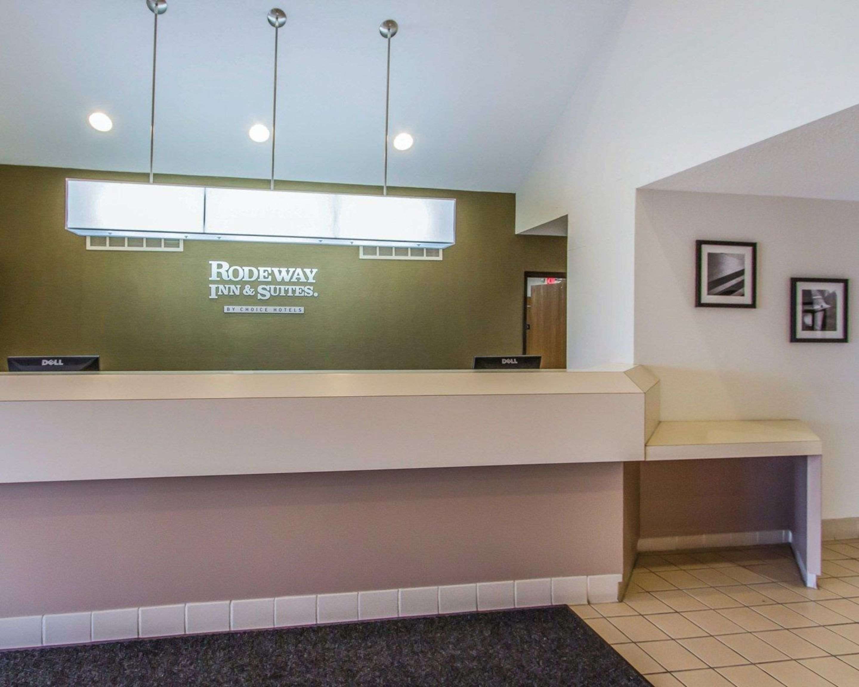 Front desk with friendly staff | Rodeway Inn