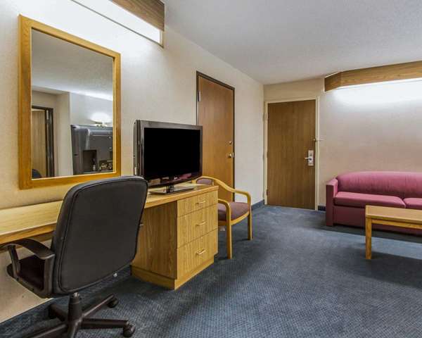 Suite - Rodeway Inn Fremont