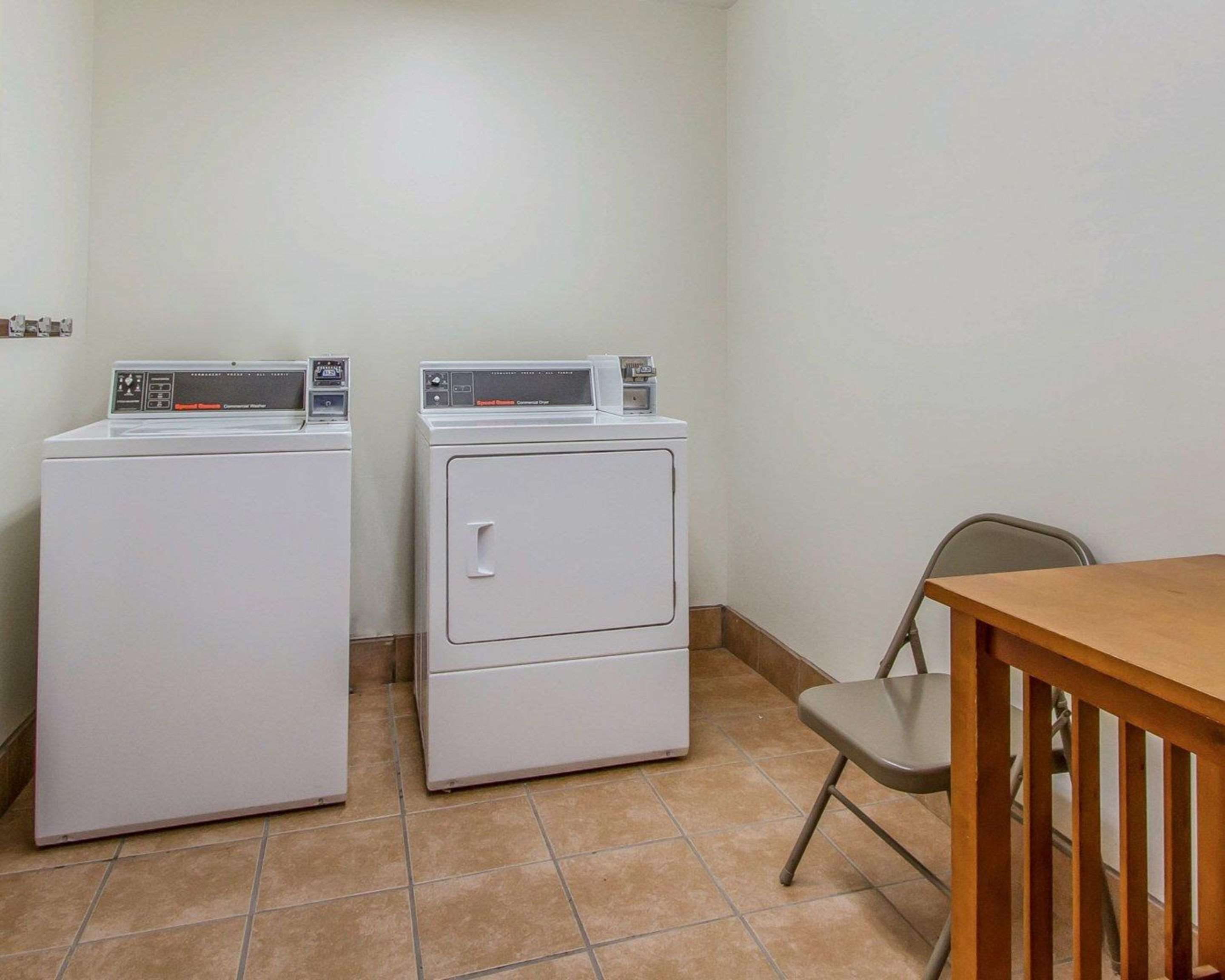 Guest laundry facilities | Rodeway Inn