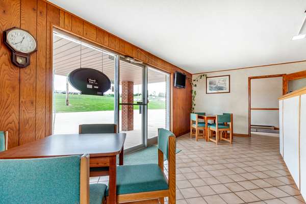 Amenities - Rodeway Inn Blair