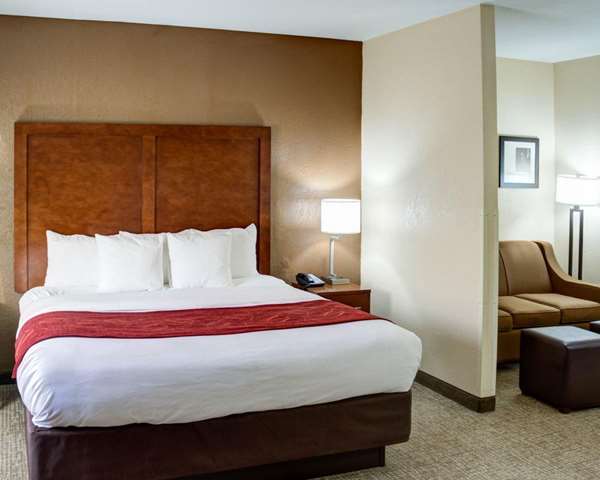 Suite - Comfort Suites Omaha