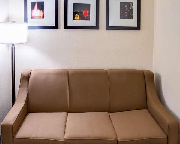 Suite - Comfort Suites Omaha
