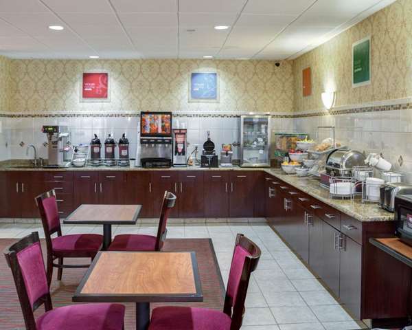 Amenities - Comfort Suites Omaha