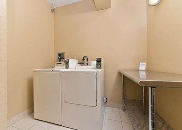 Amenities - Comfort Suites Omaha