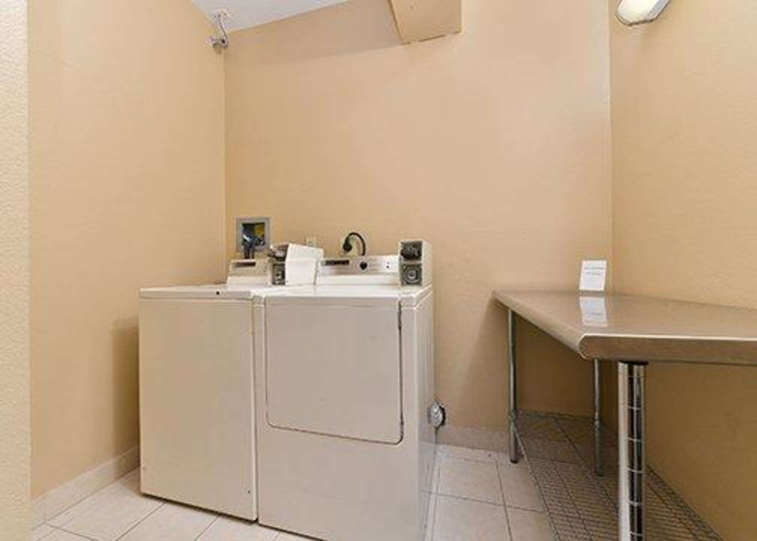 Guest laundry facilities | Comfort Suites Omaha Northwest