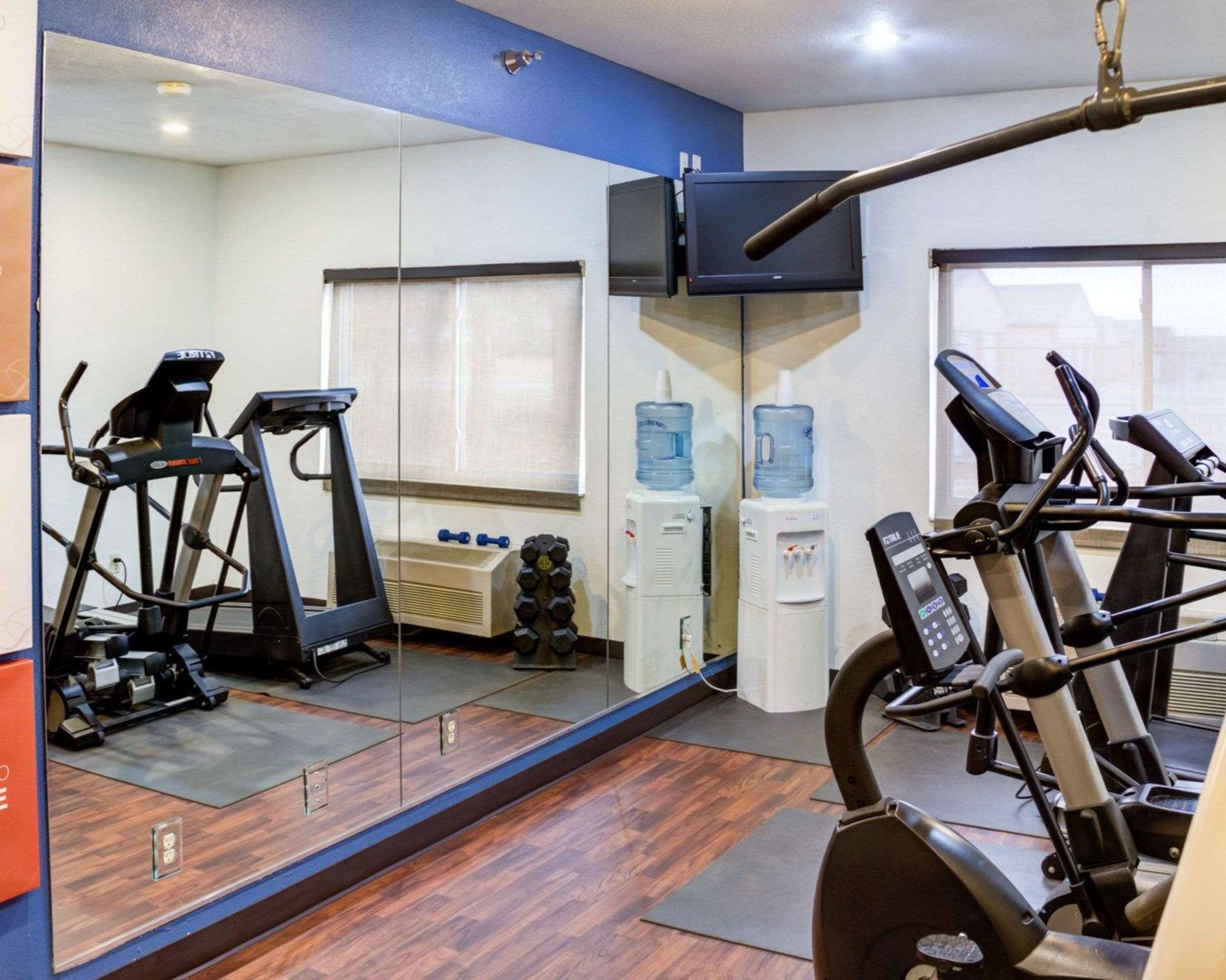 Fitness center | Comfort Suites Omaha Northwest
