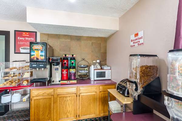 Amenities - Econo Lodge Lincoln - I-80, Exit 399