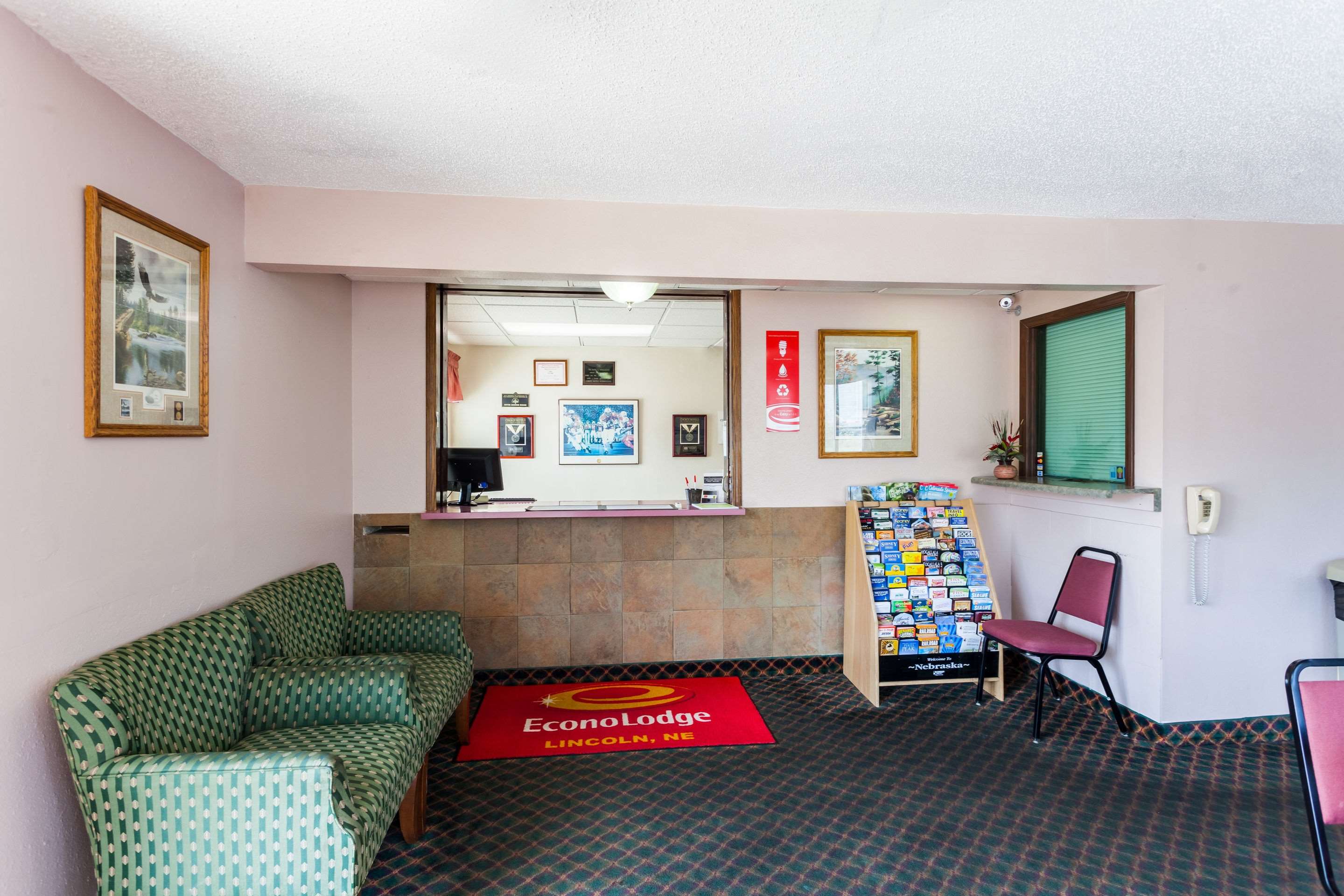 Hotel lobby | Econo Lodge Lincoln