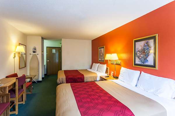  - Econo Lodge Lincoln - I-80, Exit 399