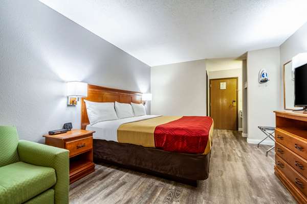  - Econo Lodge Lincoln - I-80, Exit 399