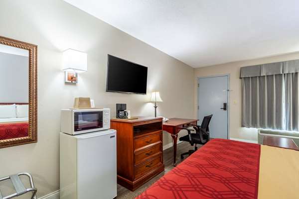  - Econo Lodge Lincoln - I-80, Exit 399