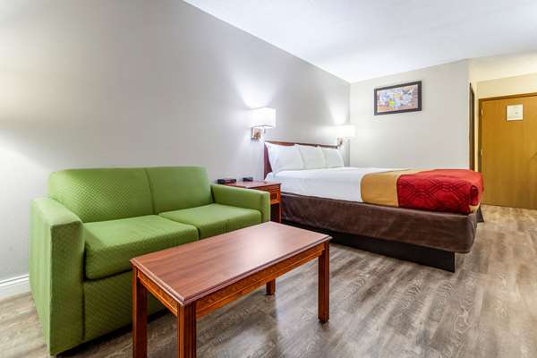  - Econo Lodge Lincoln - I-80, Exit 399