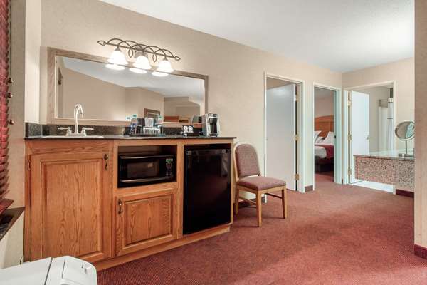 Suite - Norfolk Lodge & Suites