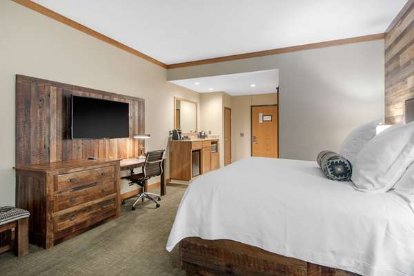  - Norfolk Lodge & Suites