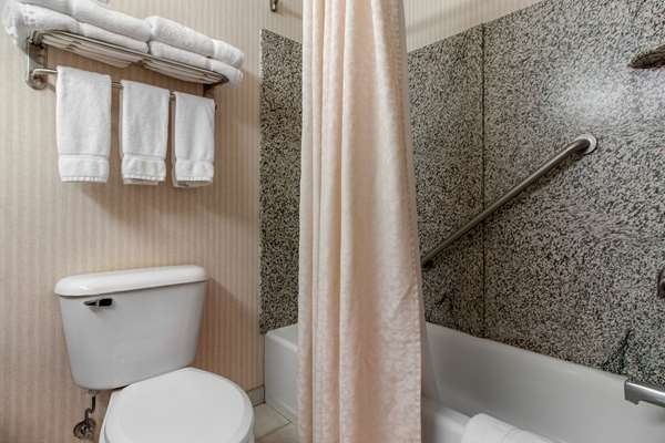  - Norfolk Lodge & Suites