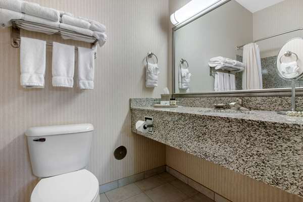  - Norfolk Lodge & Suites