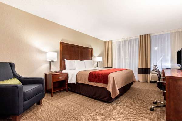  - Comfort Inn & Suites Omaha - I-80, Exit 449