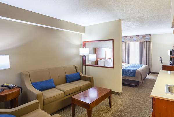 Suite - Comfort Inn Airport Lincoln - I-80, Exit 399
