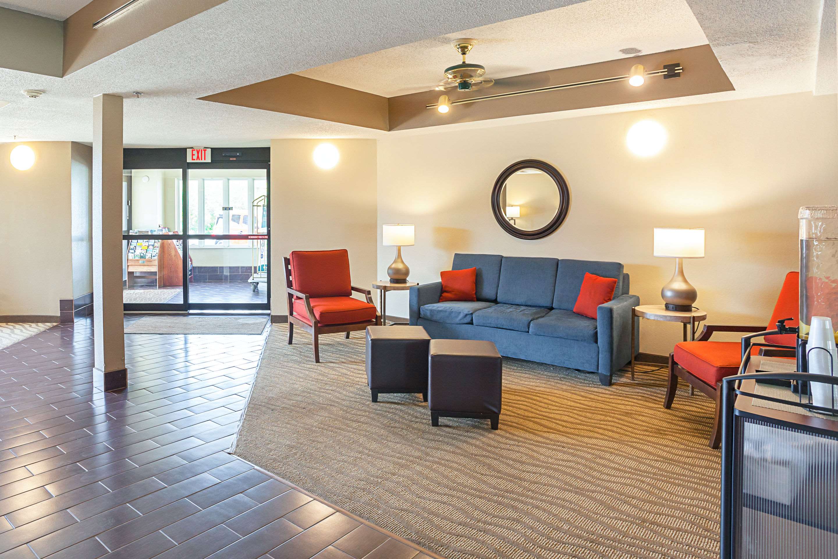 Hotel lobby | Comfort Inn Lincoln I-80