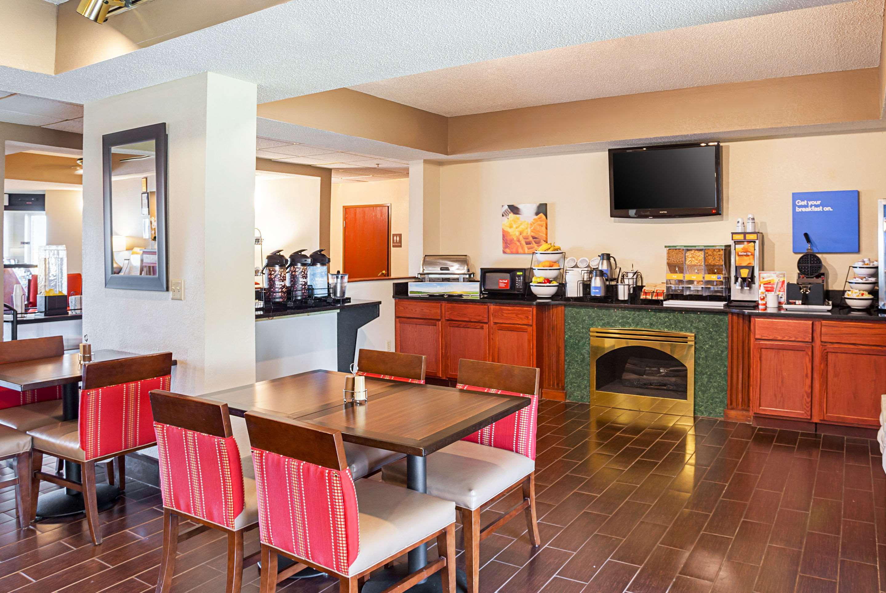 Free hot breakfast | Comfort Inn Lincoln I-80