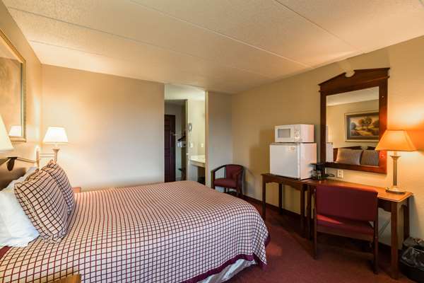  - Rodeway Inn & Suites Norfolk