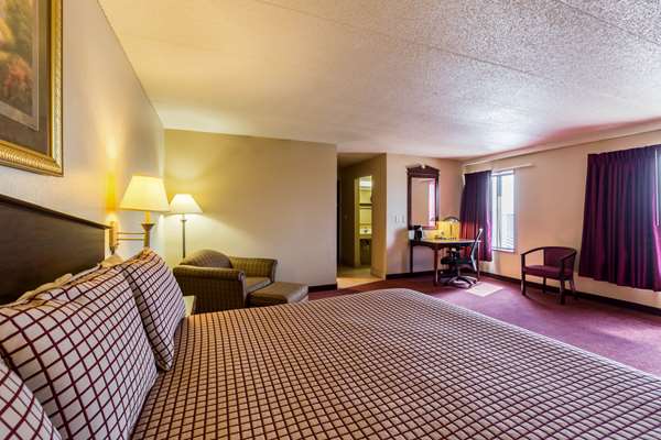  - Rodeway Inn & Suites Norfolk