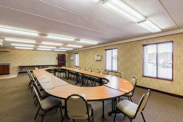  - Rodeway Inn & Suites Norfolk