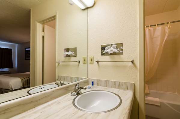  - Rodeway Inn Bellevue