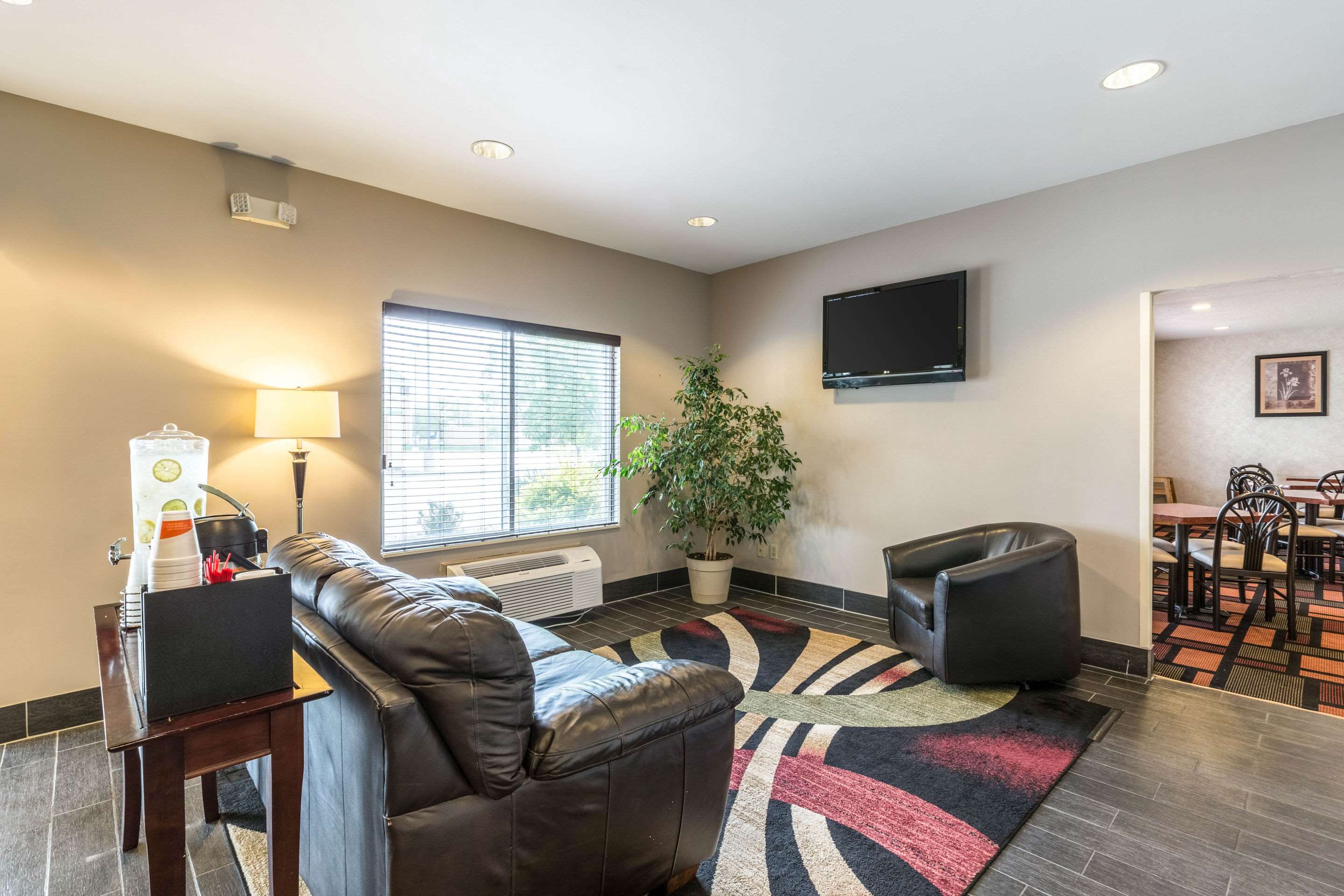 Hotel lobby | Quality Inn