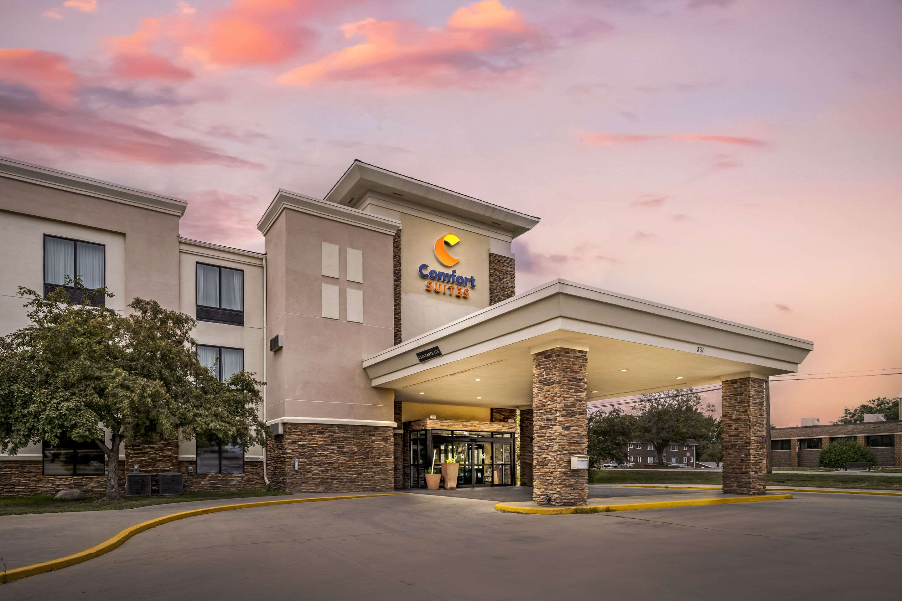 Hotel exterior | Comfort Suites East Lincoln - Mall Area