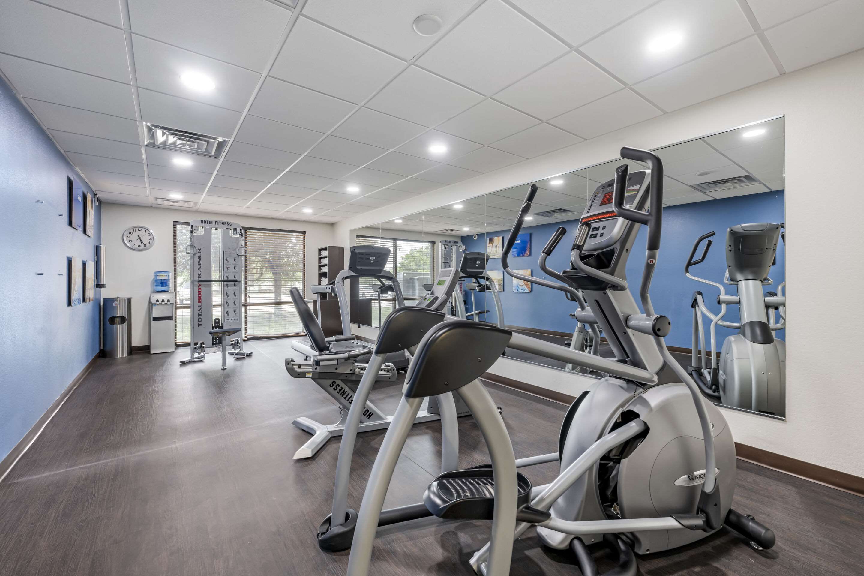 Exercise room | Comfort Suites East Lincoln - Mall Area