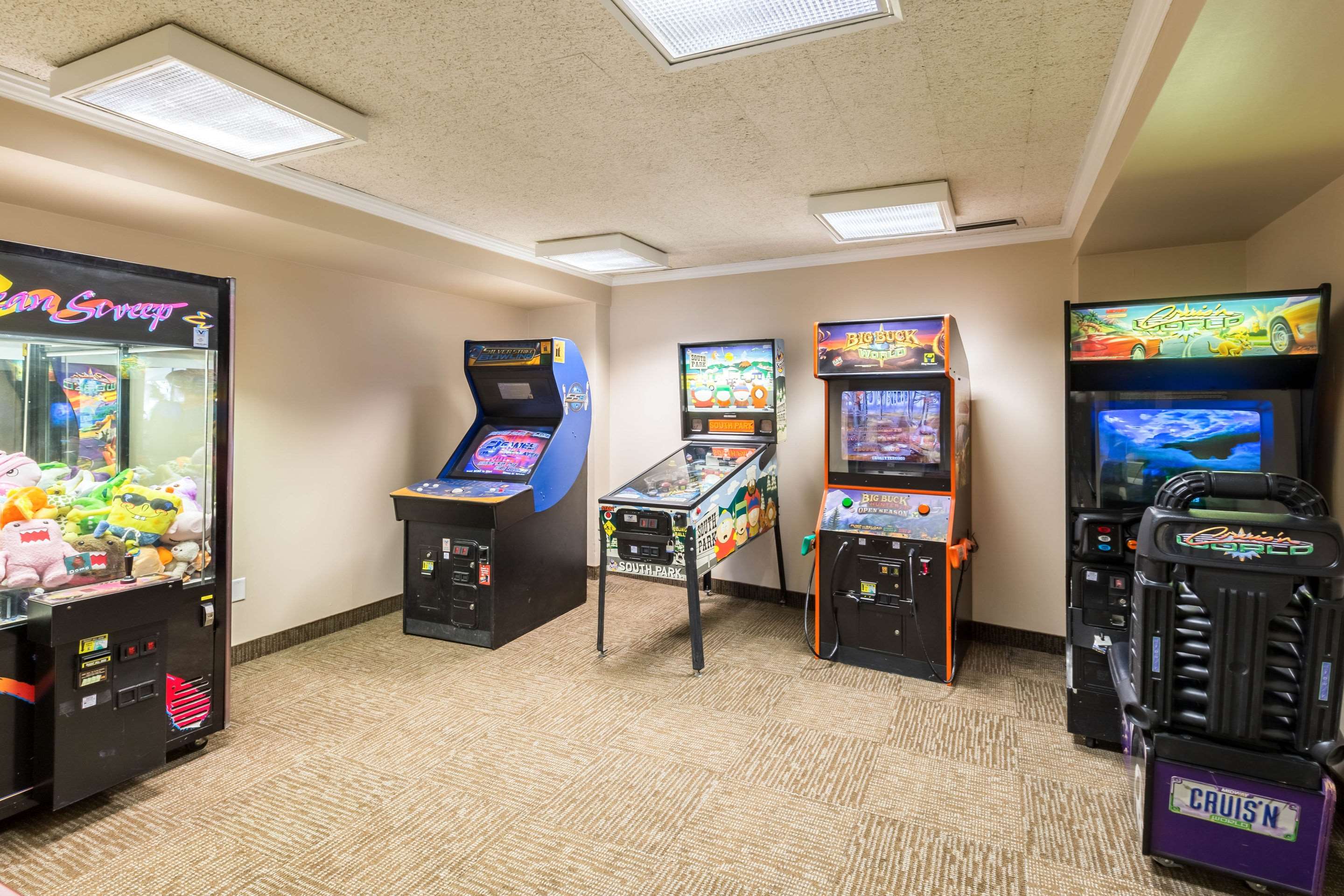 Hotel arcade | Quality Inn and Conference Center I-80 Grand Island