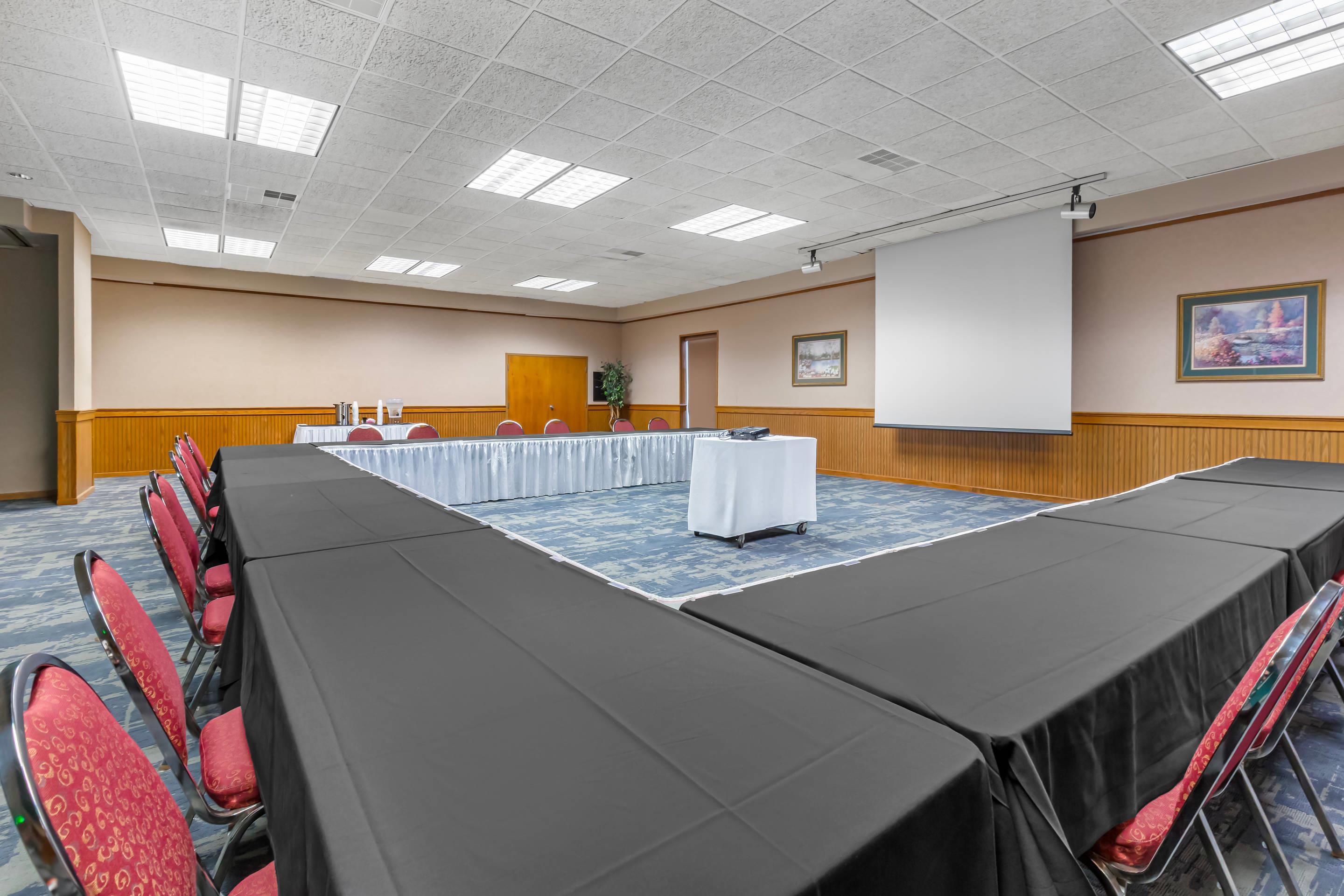 Meeting room | Quality Inn and Conference Center I-80 Grand Island