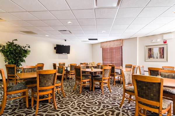 Amenities - Comfort Suites Gothenburg - I-80, Exit 211