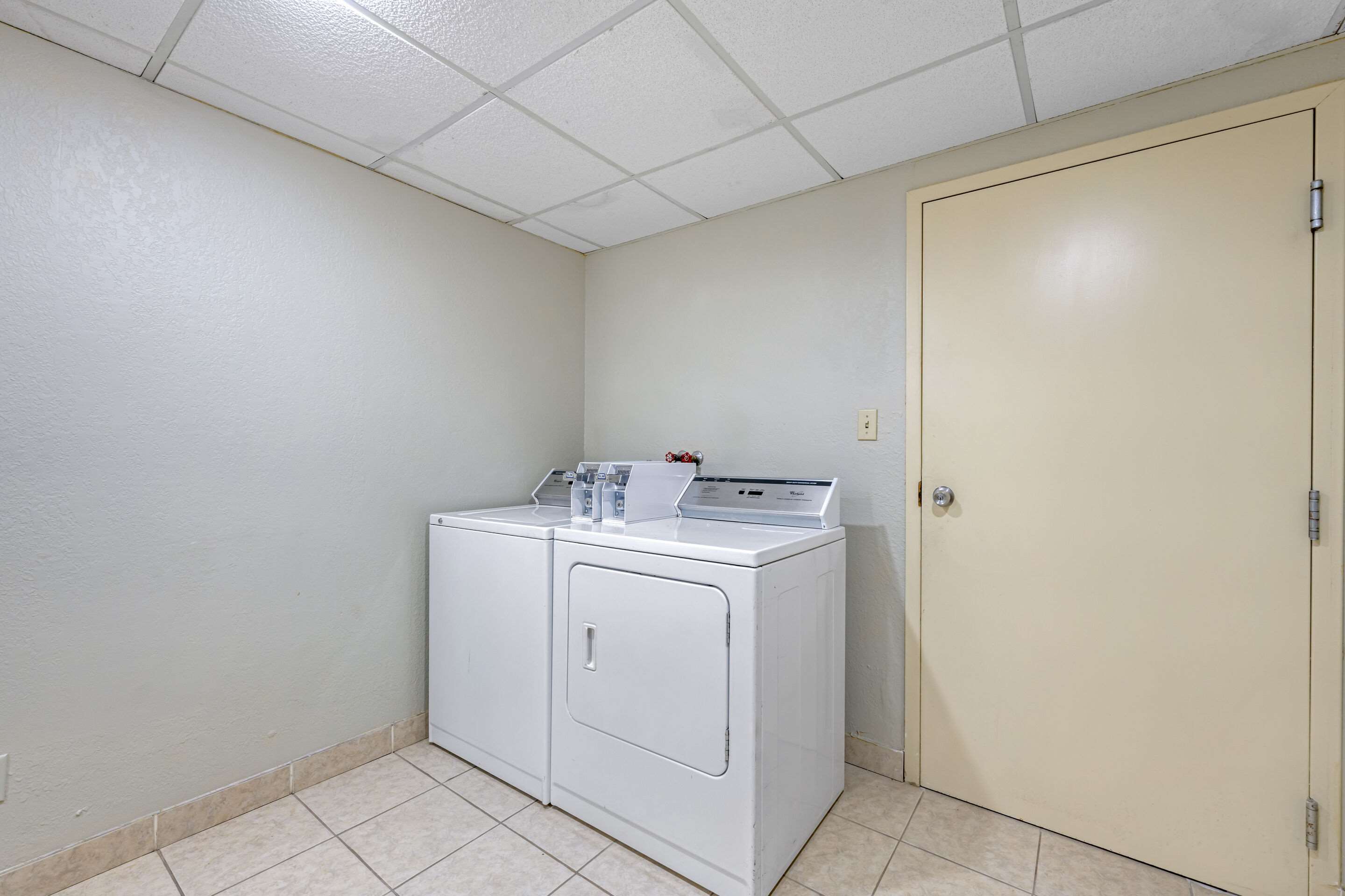Guest laundry facilities | Quality Inn and Suites Lincoln