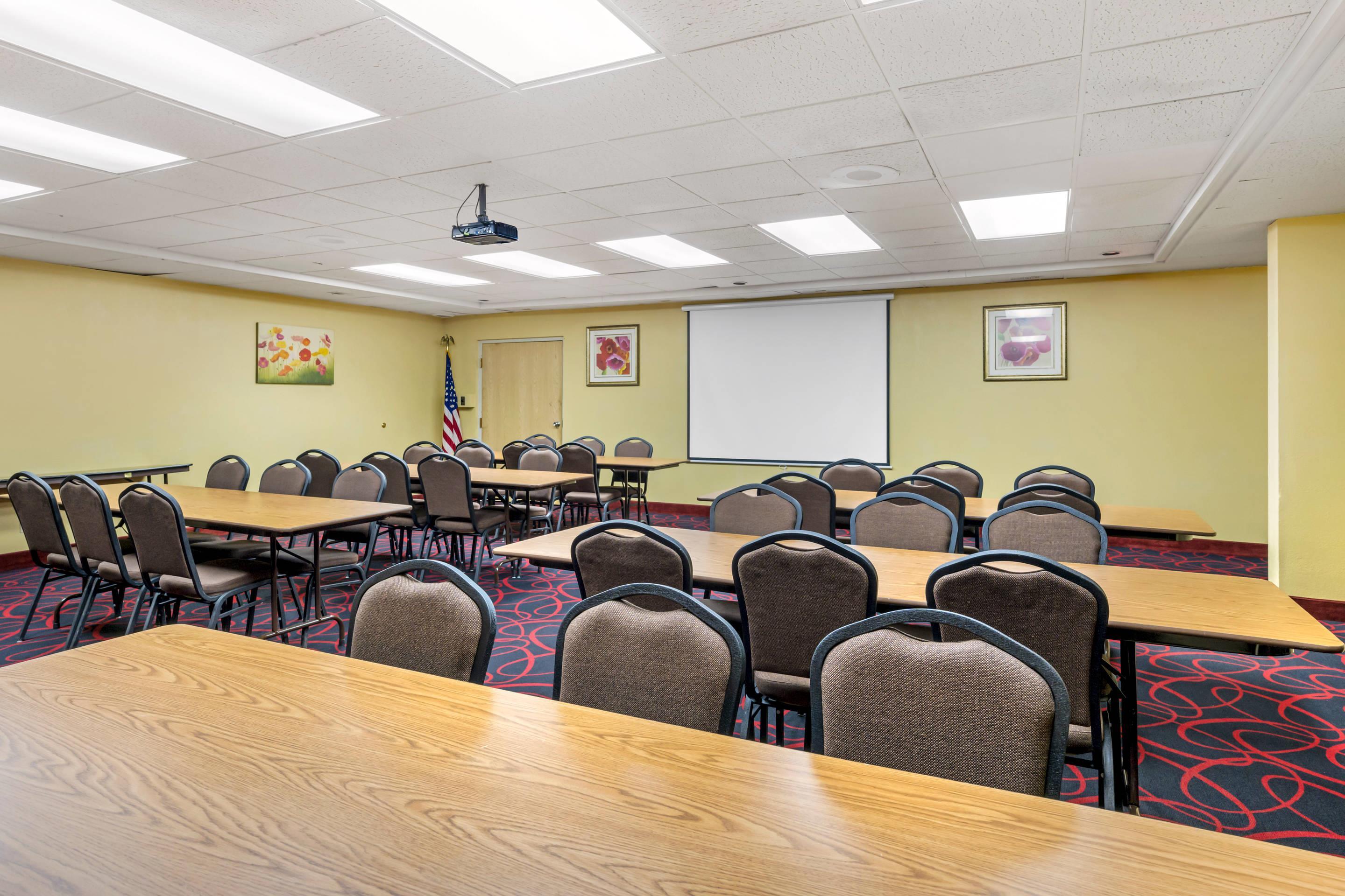 Meeting room | Quality Inn and Suites Lincoln