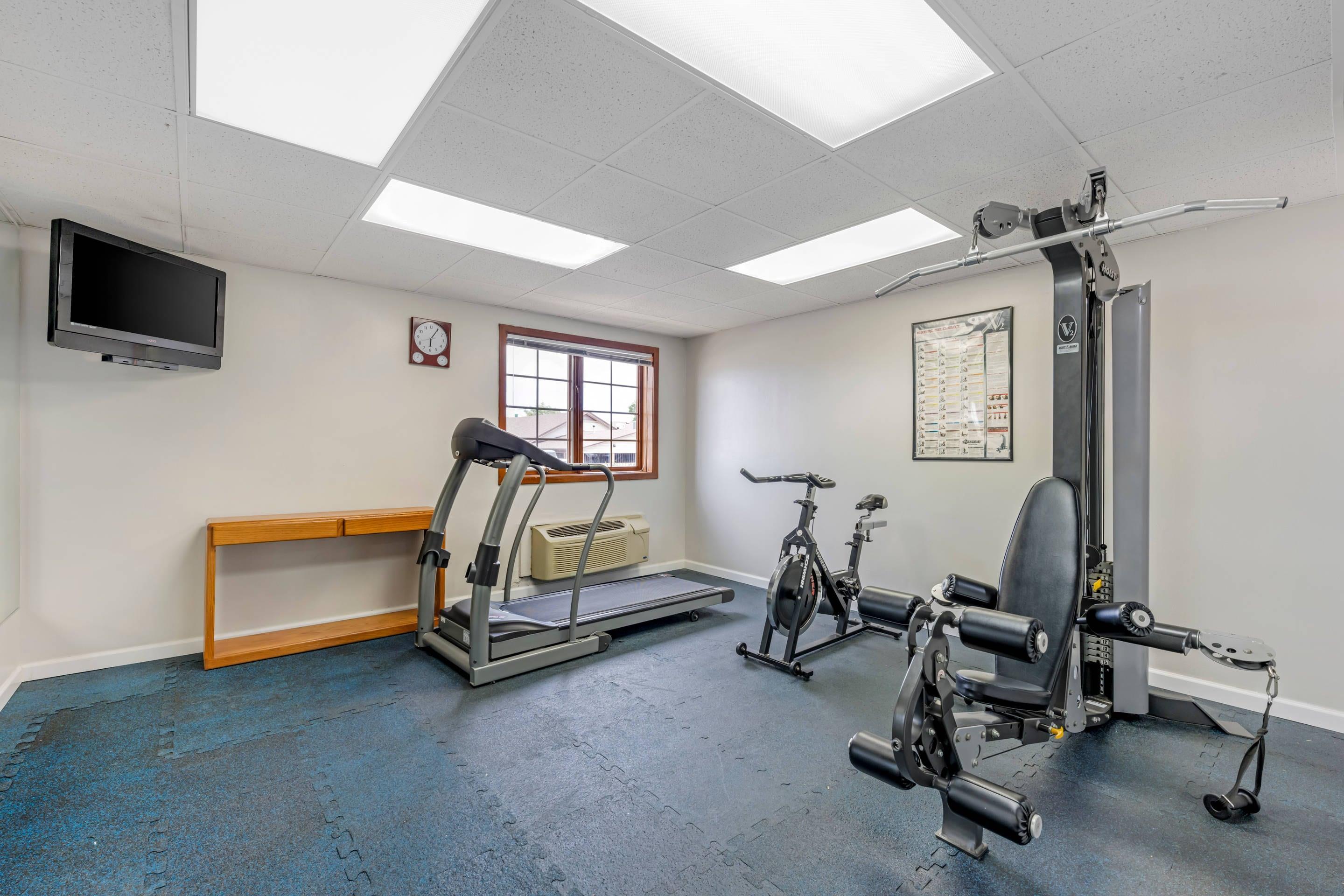 Fitness center | Quality Inn and Suites Lincoln