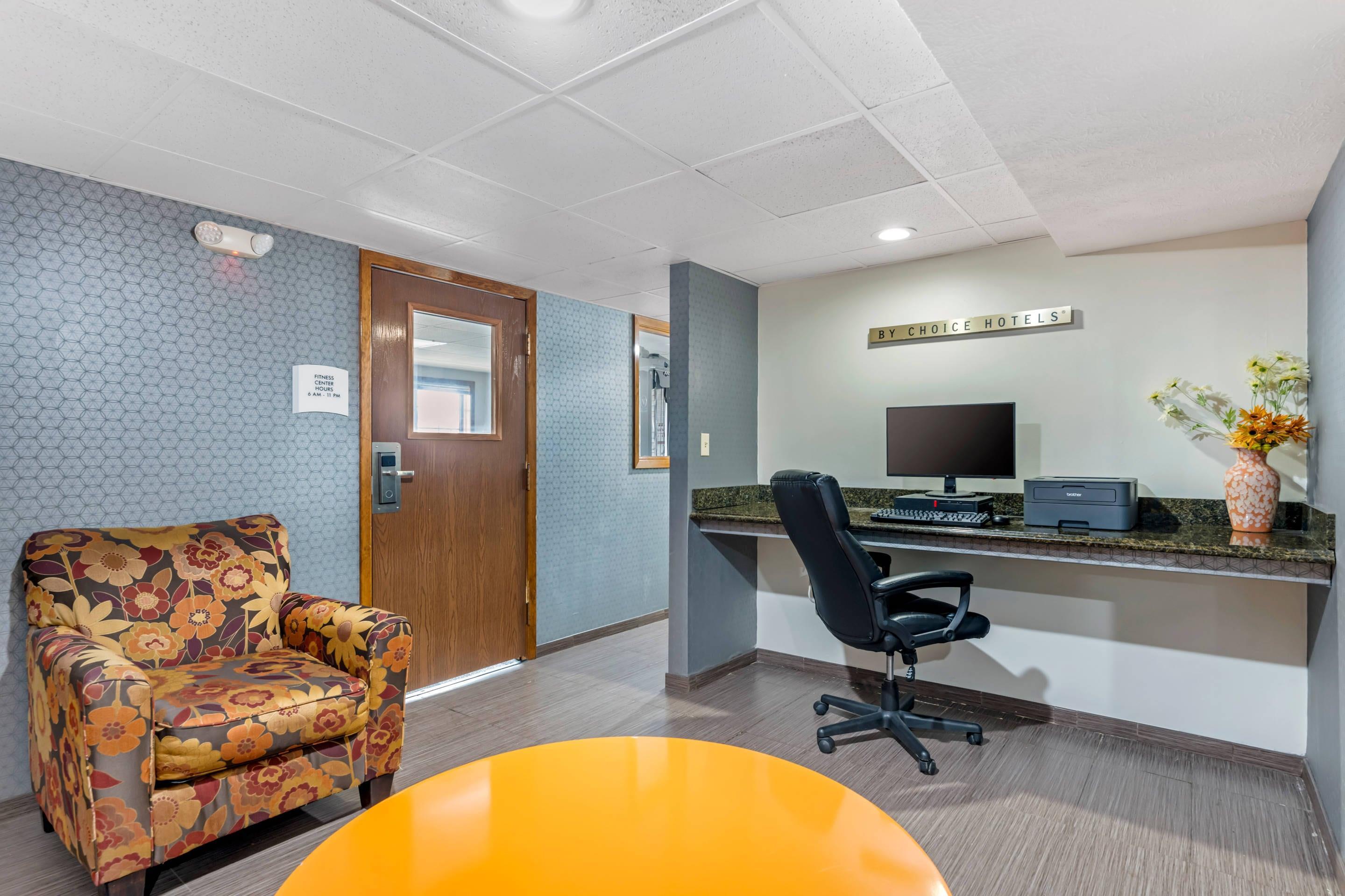 Computer in the lobby | Quality Inn and Suites Lincoln