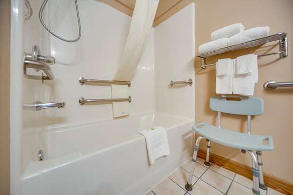  - Quality Inn Hastings