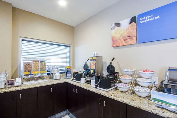 Amenities - Comfort Inn & Suites Bellevue