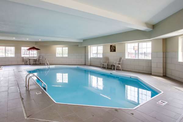 Pool - Comfort Inn & Suites Bellevue