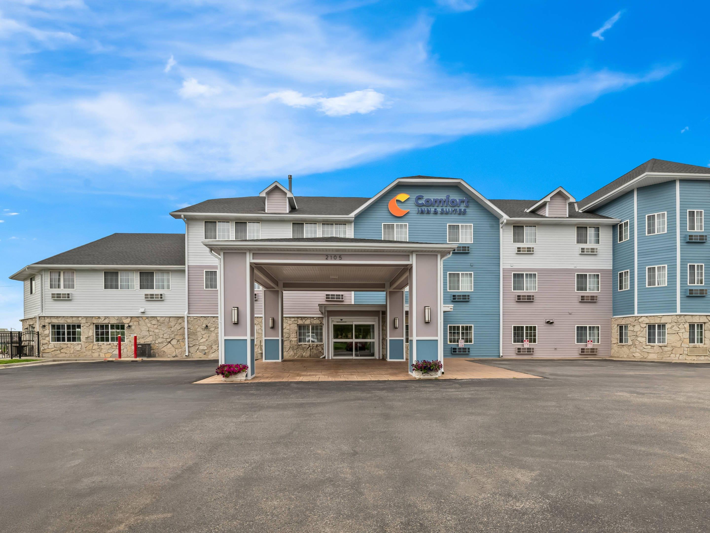 Hotel exterior | Comfort Inn & Suites Bellevue - Omaha Offutt AFB