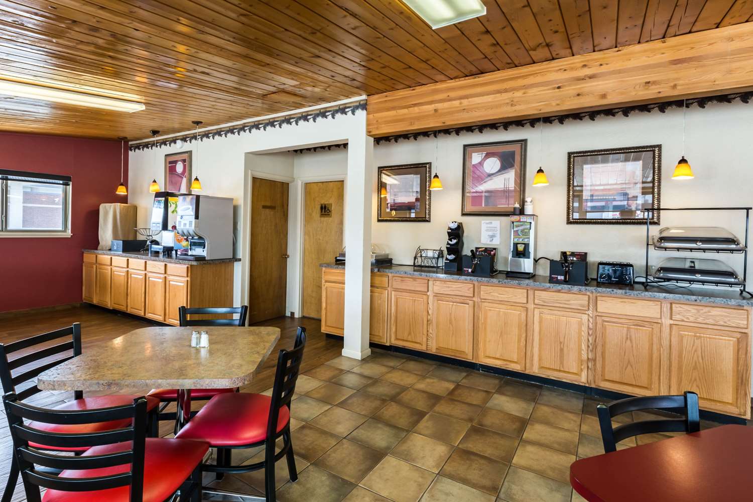 Econo Lodge Inn & Suites Valentine, NE See Discounts