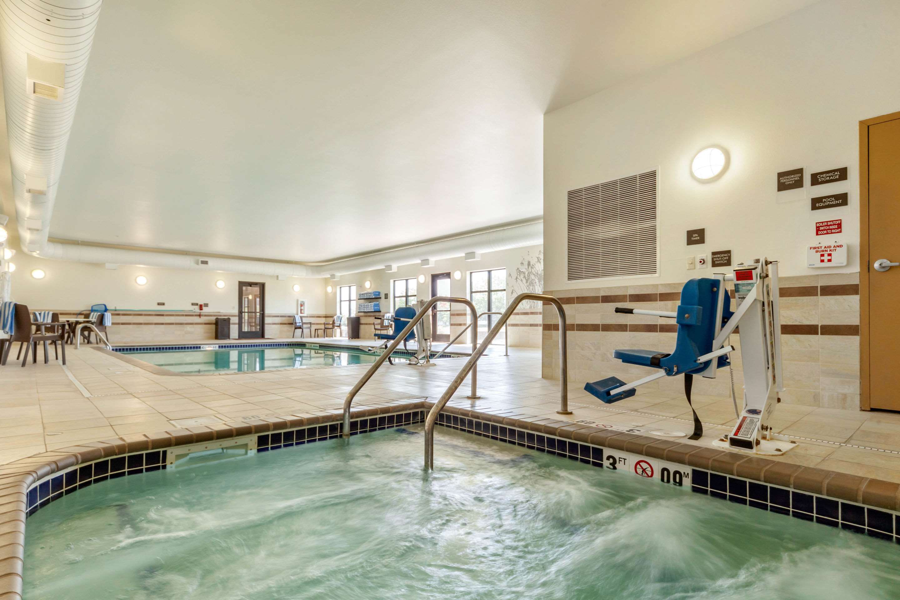Indoor pool | MainStay Suites Lincoln University Area