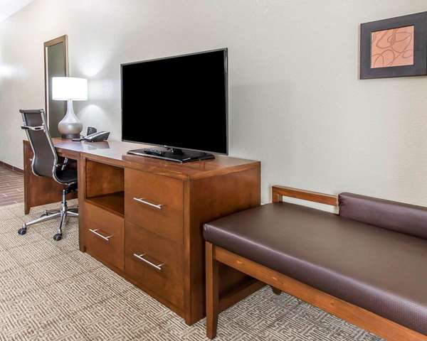  - Comfort Suites West Omaha
